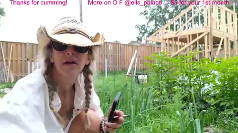 Snapshot of ells_palace chatting on 06-26-26, 01:48 Ella Bella Bo Bella online show from 06-26-26, 01:48