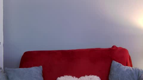 Elsa Jean online show from 10-22-25, 02:34