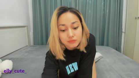 Snapshot of elly_cute_ chatting on 05-15-26, 12:06 Elly Cute online show from 05-15-26, 12:06
