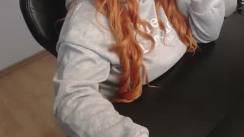 Elly online show from 12-15-25, 09:19