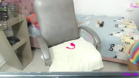 Snapshot of elly_willis chatting on 07-11-26, 02:53 Elly online show from 07-11-26, 02:53