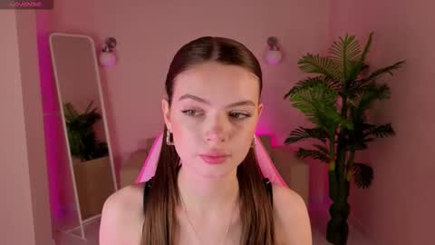 Snapshot of ellya_me chatting on 01-07-26, 08:39 Ellya online show from 01-07-26, 08:39