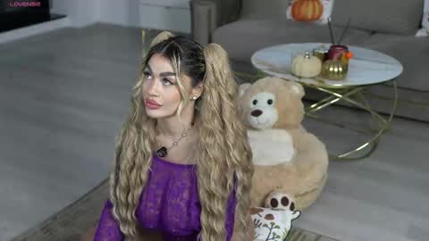 Elly online show from 10-16-25, 03:46