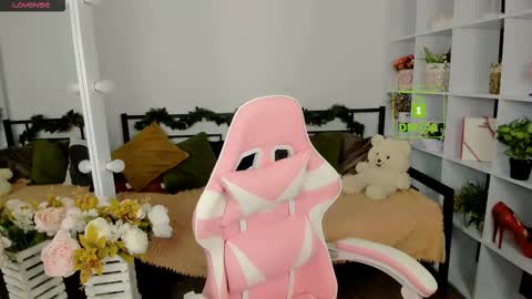 elma_lily online show from 12-22-25, 07:16