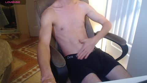 Snapshot of elmaster0111 chatting on 04-01-26, 12:17 Zeki online show from 04-01-26, 12:17