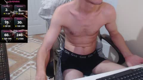 Snapshot of elmaster0111 chatting on 04-11-26, 09:19 Zeki online show from 04-11-26, 09:19