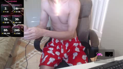 Snapshot of elmaster0111 chatting on 04-25-26, 11:35 Zeki online show from 04-25-26, 11:35