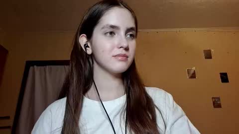 Snapshot of elmeraurora chatting on 02-21-26, 03:24 Kate online show from 02-21-26, 03:24