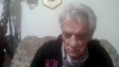 Snapshot of elmo191271 chatting on 02-10-26, 03:21 elmo191271 online show from 02-10-26, 03:21