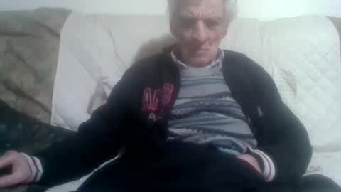 Snapshot of elmo191271 chatting on 02-18-26, 07:10 elmo191271 online show from 02-18-26, 07:10