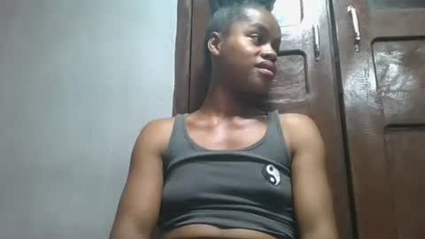 Snapshot of elodie228680 chatting on 05-05-26, 04:31 elodie228680 online show from 05-05-26, 04:31