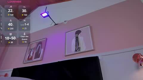 Elodie  online show from 12-17-25, 03:40