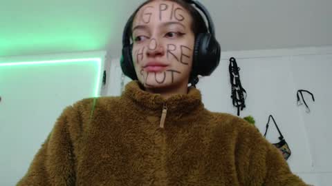 Chelsea  Please help me to reach 100 thumbs up online show from 01-30-25, 04:37