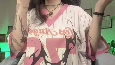 Eloise  . online show from 11-25-25, 04:45