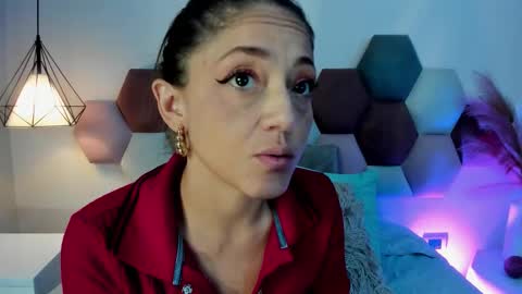 EloiseQuinn online show from 12-22-25, 12:46