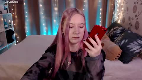 Ela give me a thumbs up if you like it  and this is important for the development of the account online show from 12-14-24, 08:08