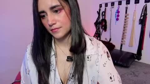 elowen_halley1 online show from 04-13-26, 05:51