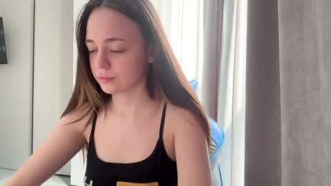 Snapshot of elowynx chatting on 04-29-26, 09:02 Milana online show from 04-29-26, 09:02