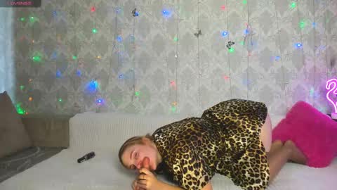 Elsa  online show from 02-28-25, 07:37