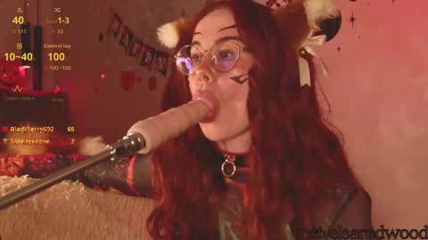 ElsaRedwood online show from 10-31-25, 03:35