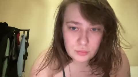 Snapshot of elsasquirt chatting on 06-18-26, 03:49 Elsa online show from 06-18-26, 03:49