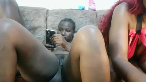 elsie02 online show from 11-13-25, 09:19