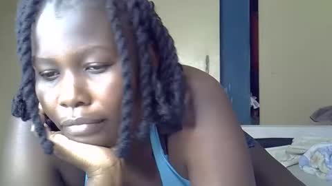 Snapshot of elvier_pretty chatting on 10-21-25, 02:29 flo online show from 10-21-25, 02:29