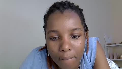 Snapshot of elvier_pretty chatting on 11-02-25, 07:44 flo online show from 11-02-25, 07:44