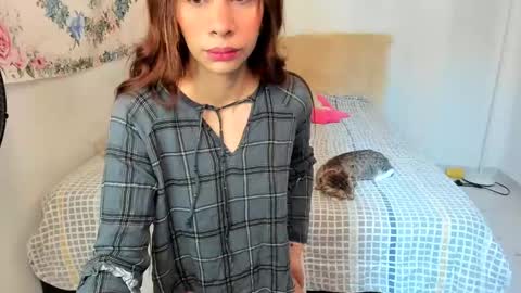 Elizabeth online show from 02-20-25, 04:03