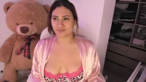 Snapshot of elyross_ chatting on 04-29-26, 10:49 Ross online show from 04-29-26, 10:49