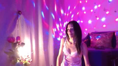 Elisa online show from 09-24-25, 07:39