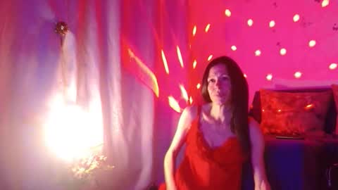 Elisa online show from 11-05-25, 08:42