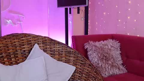 Elysia online show from 12-02-25, 09:10