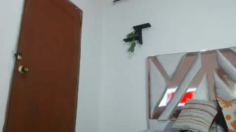 Snapshot of elythonsom chatting on 12-22-25, 12:24 ElyThonsom online show from 12-22-25, 12:24