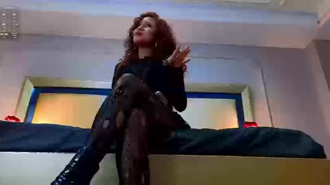 Snapshot of elywren chatting on 03-25-26, 03:51 elywren online show from 03-25-26, 03:51