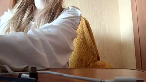 Elza Kom online show from 09-11-25, 04:23