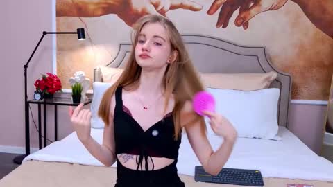 Snapshot of elza_hofffman chatting on 01-12-26, 03:17 Chloyka online show from 01-12-26, 03:17