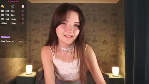 Snapshot of em1ly_e chatting on 11-24-25, 08:19 Emily online show from 11-24-25, 08:19