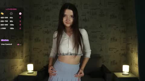 Snapshot of em1ly_e chatting on 11-29-25, 08:34 Emily online show from 11-29-25, 08:34