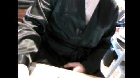 Em online show from 04-02-26, 09:18