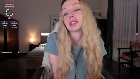 Emilie online show from 10-15-25, 02:50