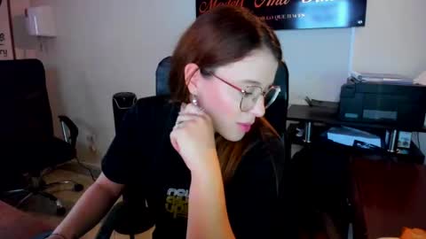 Snapshot of ema_04 chatting on 02-25-25, 04:46 Estefany Martinez Acua INSTAGRAM ema 04oficial online show from 02-25-25, 04:46