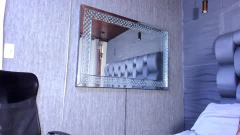 ema_grey1 online show from 10-29-25, 05:47