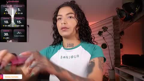 Snapshot of ema_ploxx chatting on 02-25-25, 11:22 ema_ploxx online show from 02-25-25, 11:22