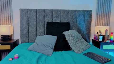 Ema online show from 10-21-25, 12:11