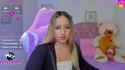 Snapshot of ema_tayy chatting on 02-12-25, 10:24 Ema online show from 02-12-25, 10:24