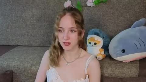 Snapshot of emacalim_ chatting on 05-18-26, 08:03 Emma online show from 05-18-26, 08:03