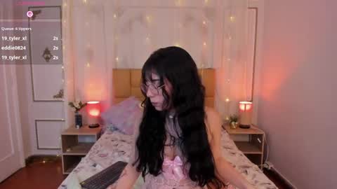 Emma online show from 07-28-26, 03:24