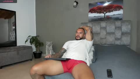 Snapshot of emanuelspencer chatting on 12-11-24, 08:50 emanuelspencer online show from 12-11-24, 08:50