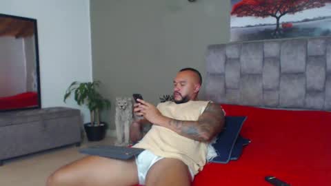 Snapshot of emanuelspencer chatting on 01-18-25, 06:21 emanuelspencer online show from 01-18-25, 06:21